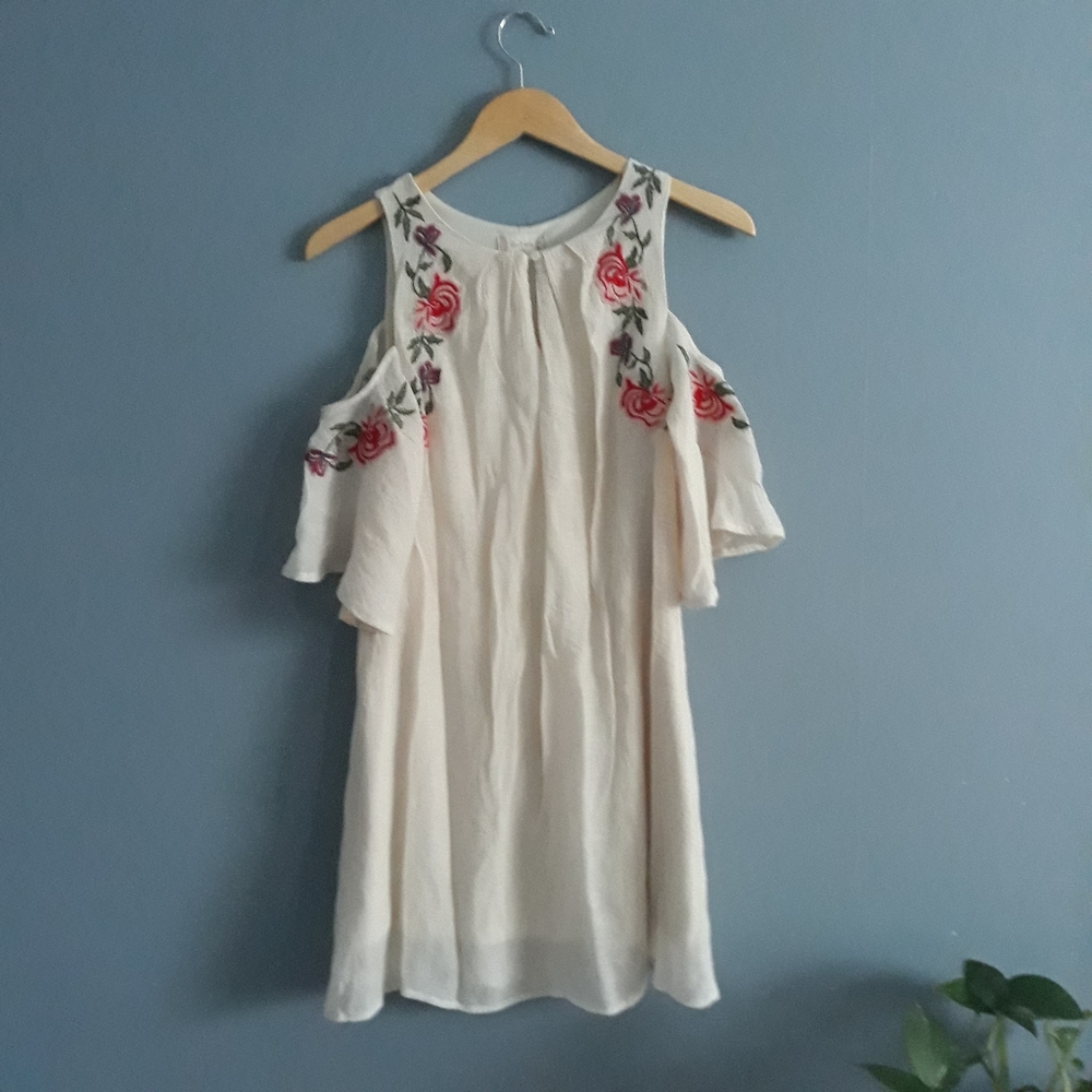 Romantic Floral Embroidered Cold Shoulder Dress XS